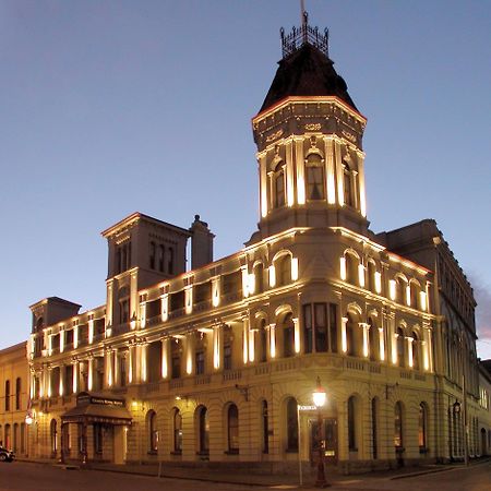 クレイグズ ロイヤル ホテル バララット エクステリア 写真 The Old Bank Hotel at night