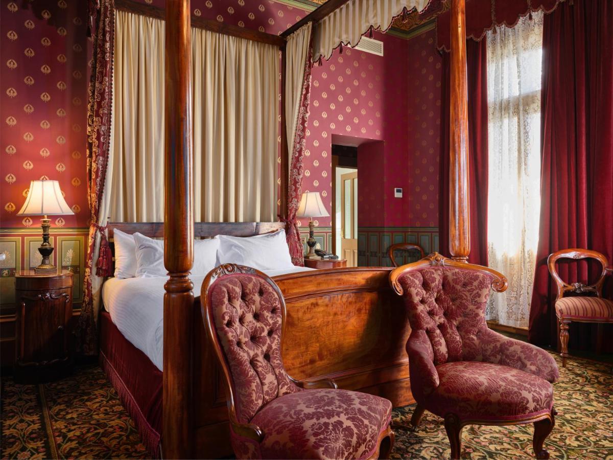 クレイグズ ロイヤル ホテル バララット エクステリア 写真 A bedroom at the hotel