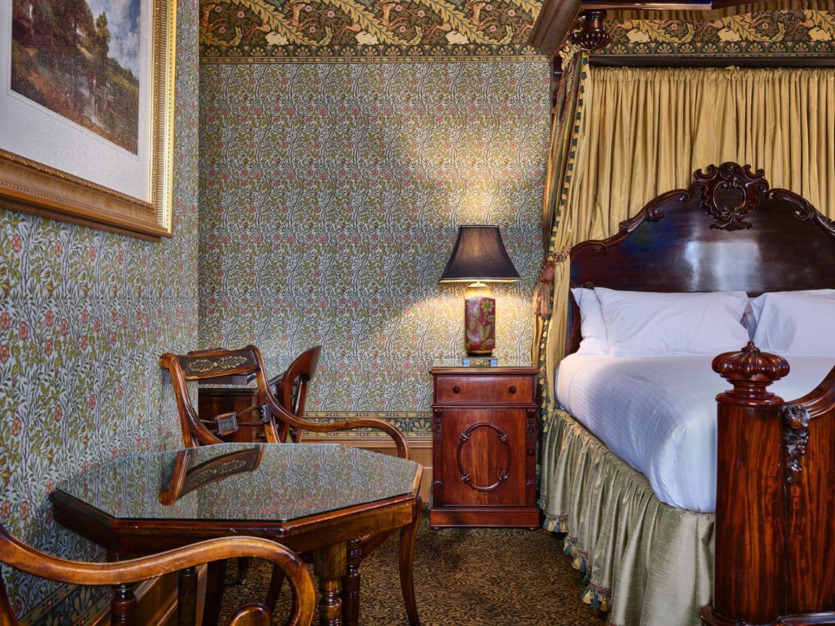 クレイグズ ロイヤル ホテル バララット エクステリア 写真 A bedroom at the hotel