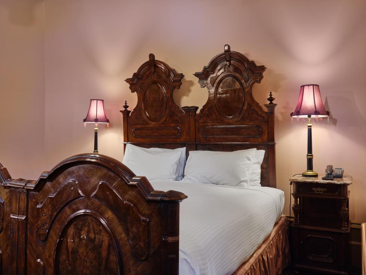 クレイグズ ロイヤル ホテル バララット エクステリア 写真 A room at the hotel