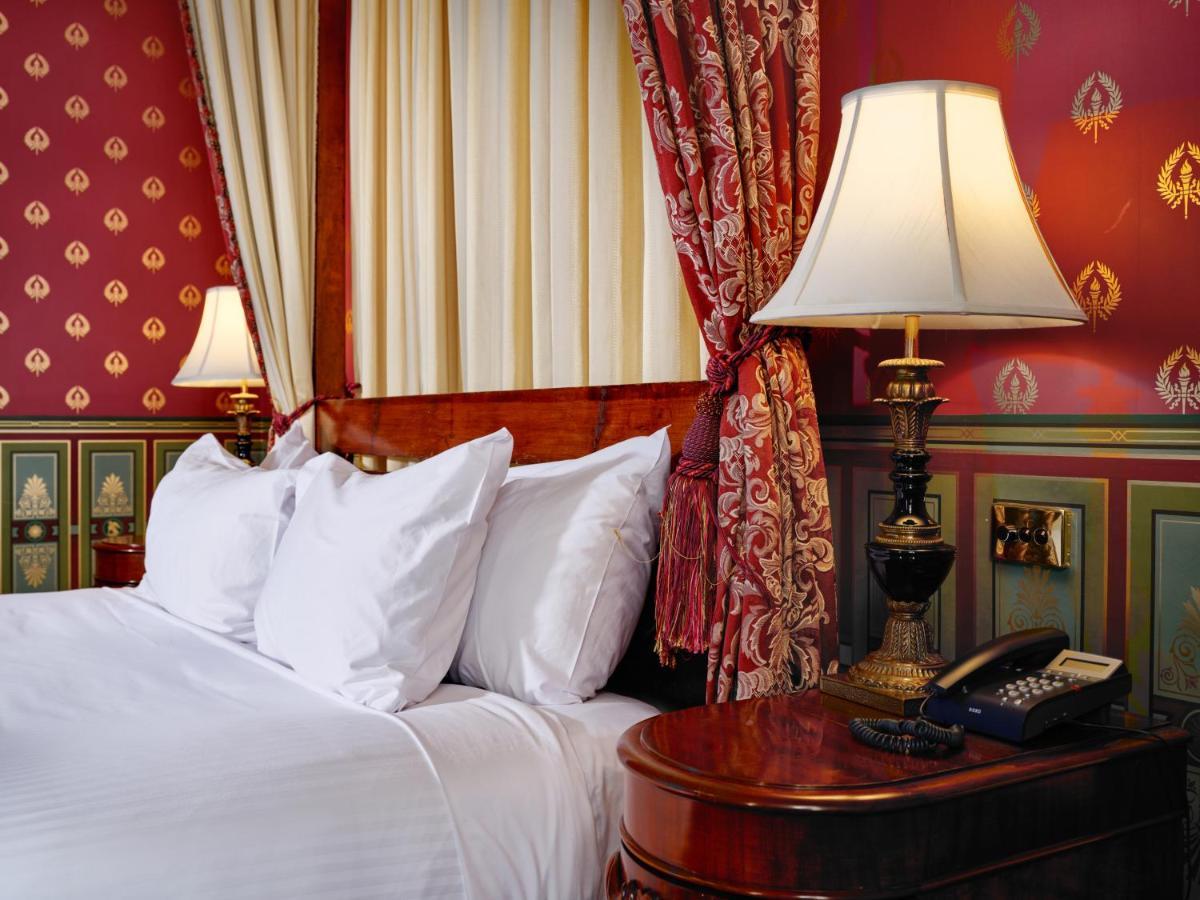 クレイグズ ロイヤル ホテル バララット エクステリア 写真 A bedroom at the hotel