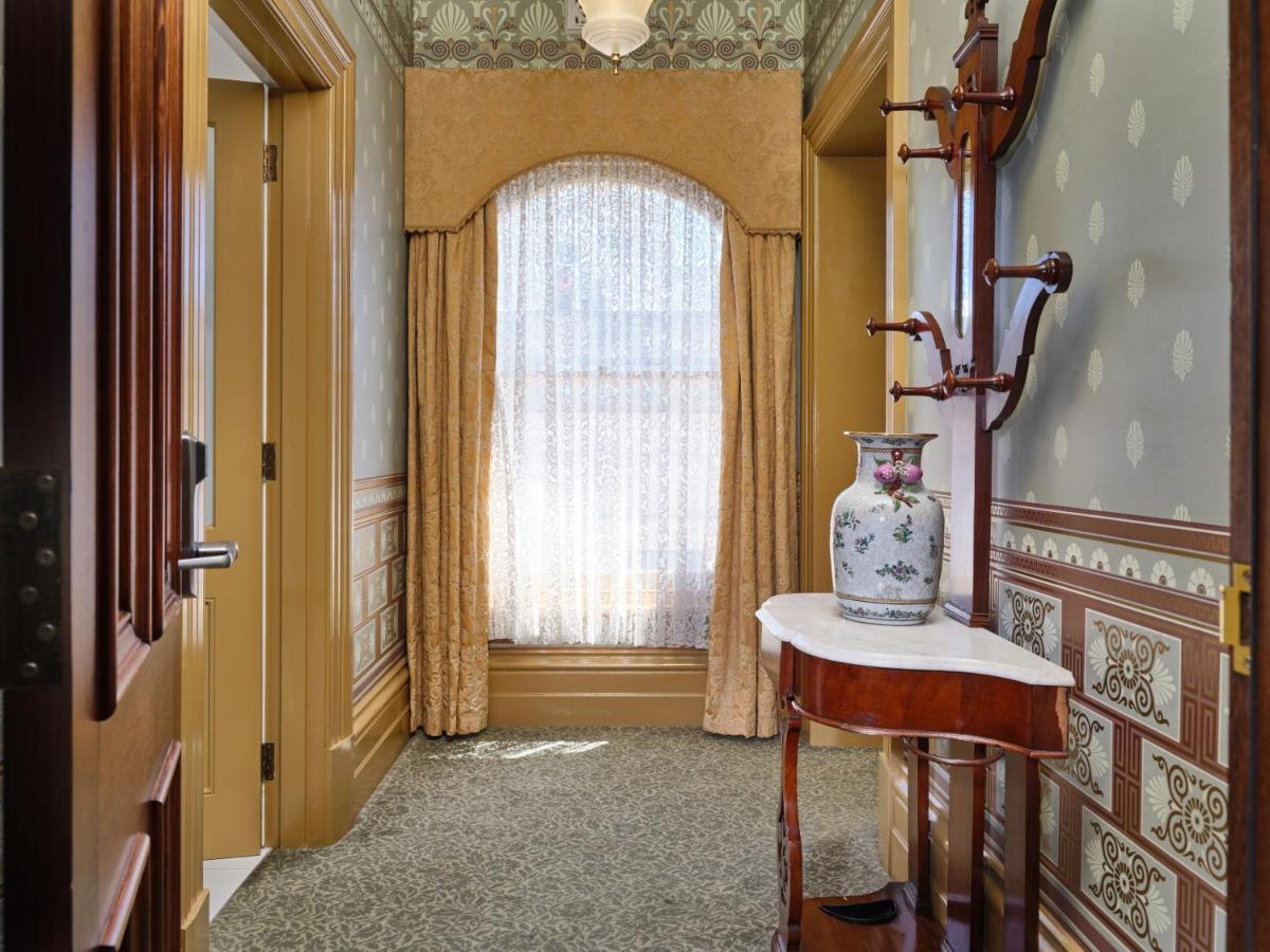 クレイグズ ロイヤル ホテル バララット エクステリア 写真 The hallway