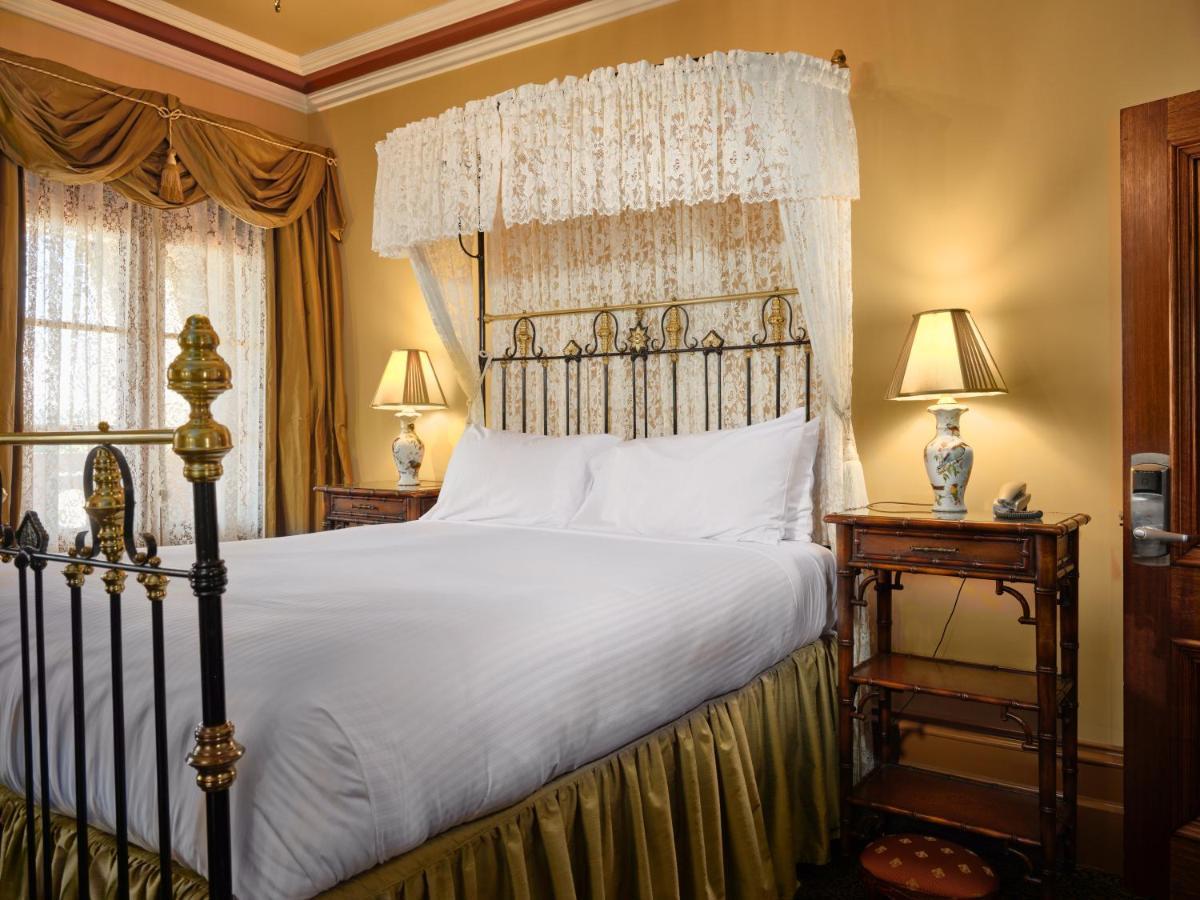 クレイグズ ロイヤル ホテル バララット エクステリア 写真 A guest room at the hotel