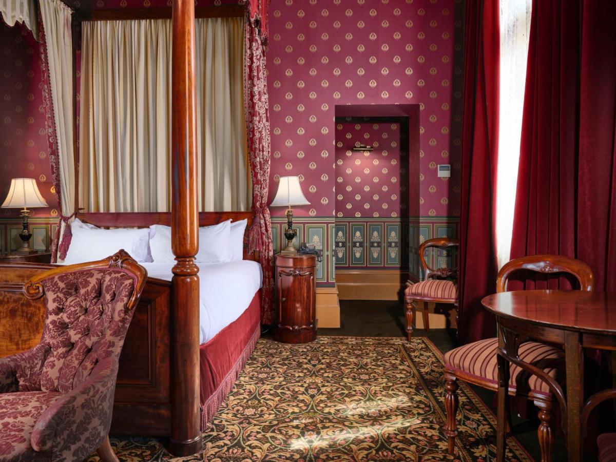 クレイグズ ロイヤル ホテル バララット エクステリア 写真 A bedroom at the hotel