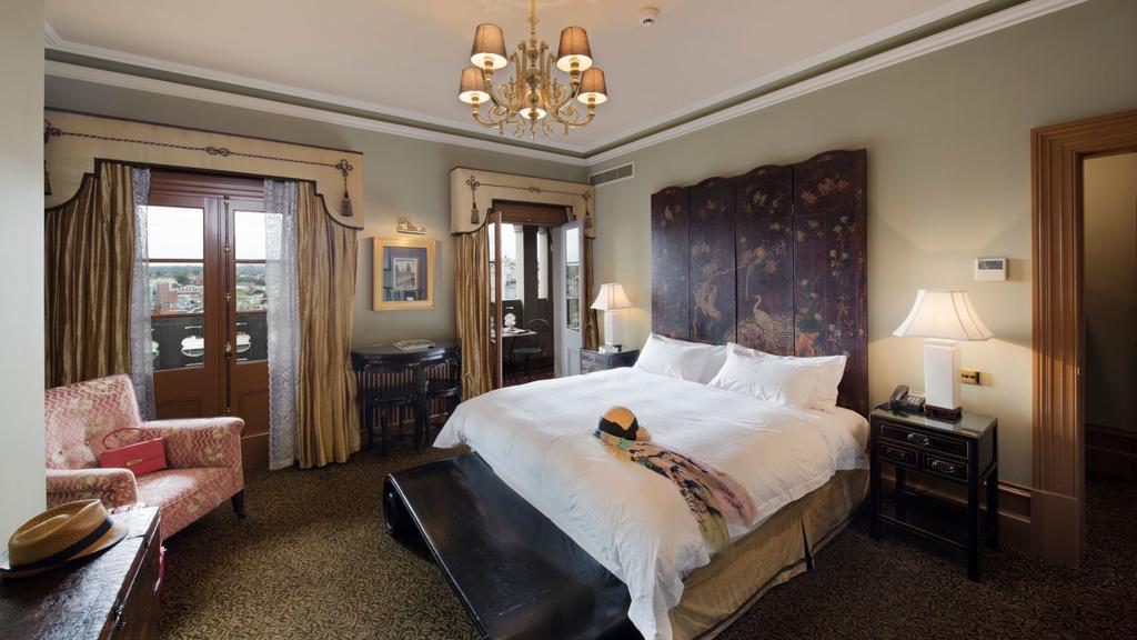 クレイグズ ロイヤル ホテル バララット エクステリア 写真 A guest room at the Hotel de la Paix