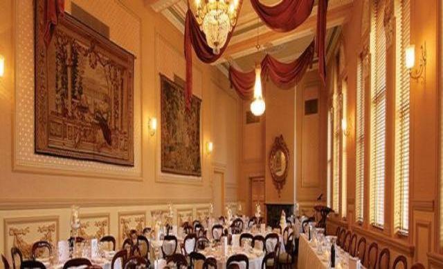 クレイグズ ロイヤル ホテル バララット エクステリア 写真 The restaurant's interior