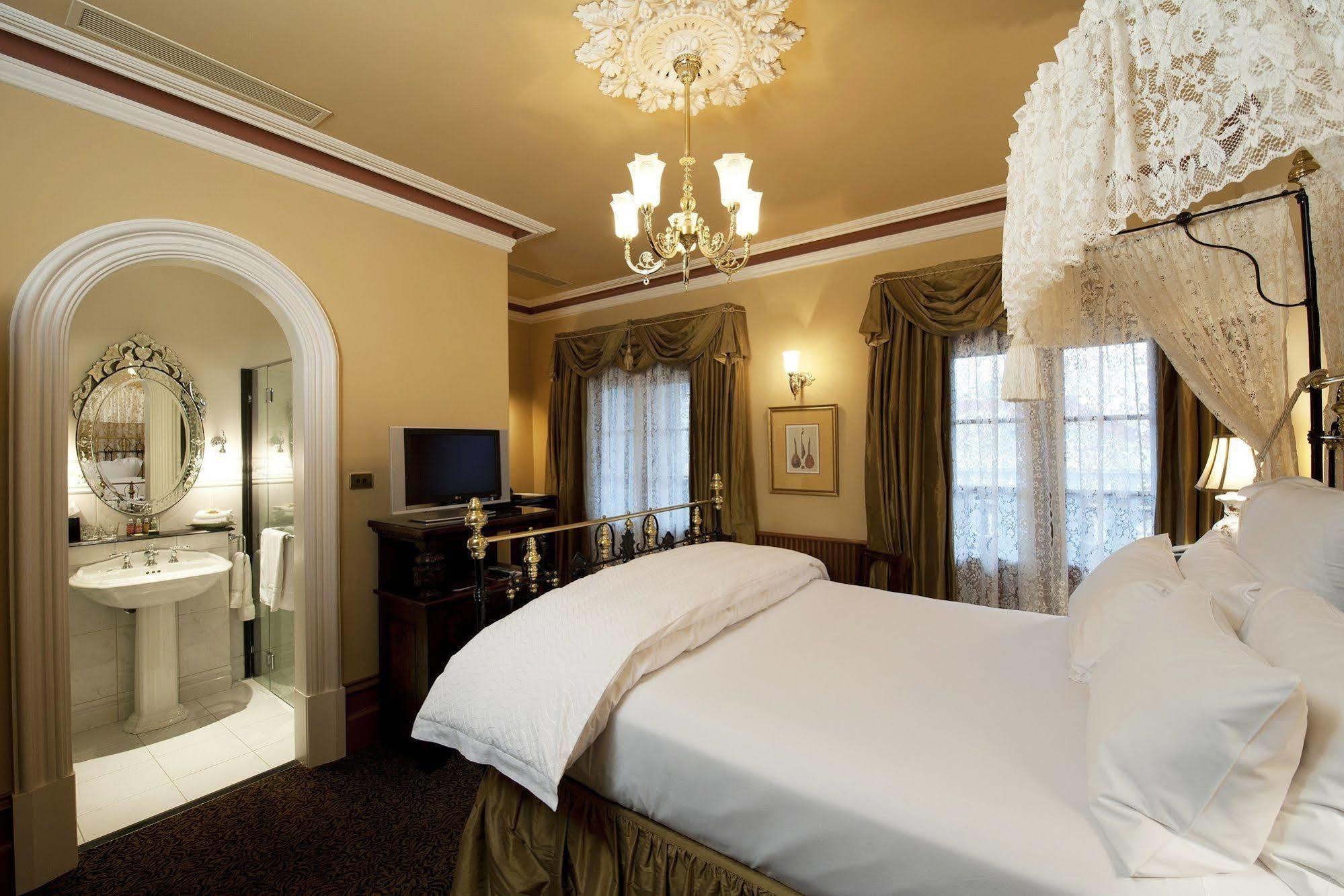 クレイグズ ロイヤル ホテル バララット エクステリア 写真 A room at the hotel