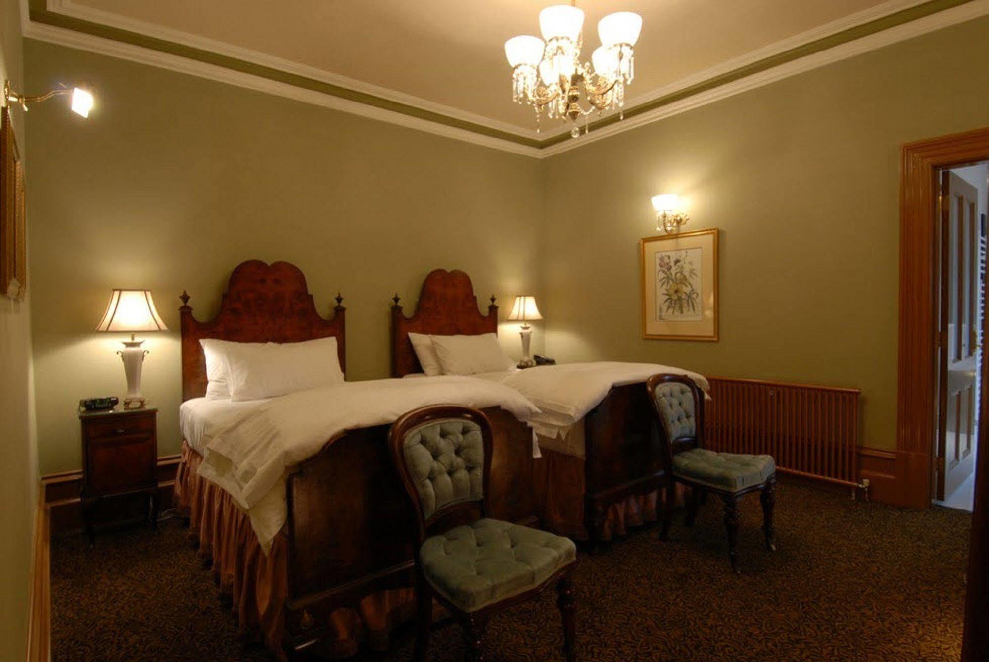 クレイグズ ロイヤル ホテル バララット エクステリア 写真 A room at the hotel