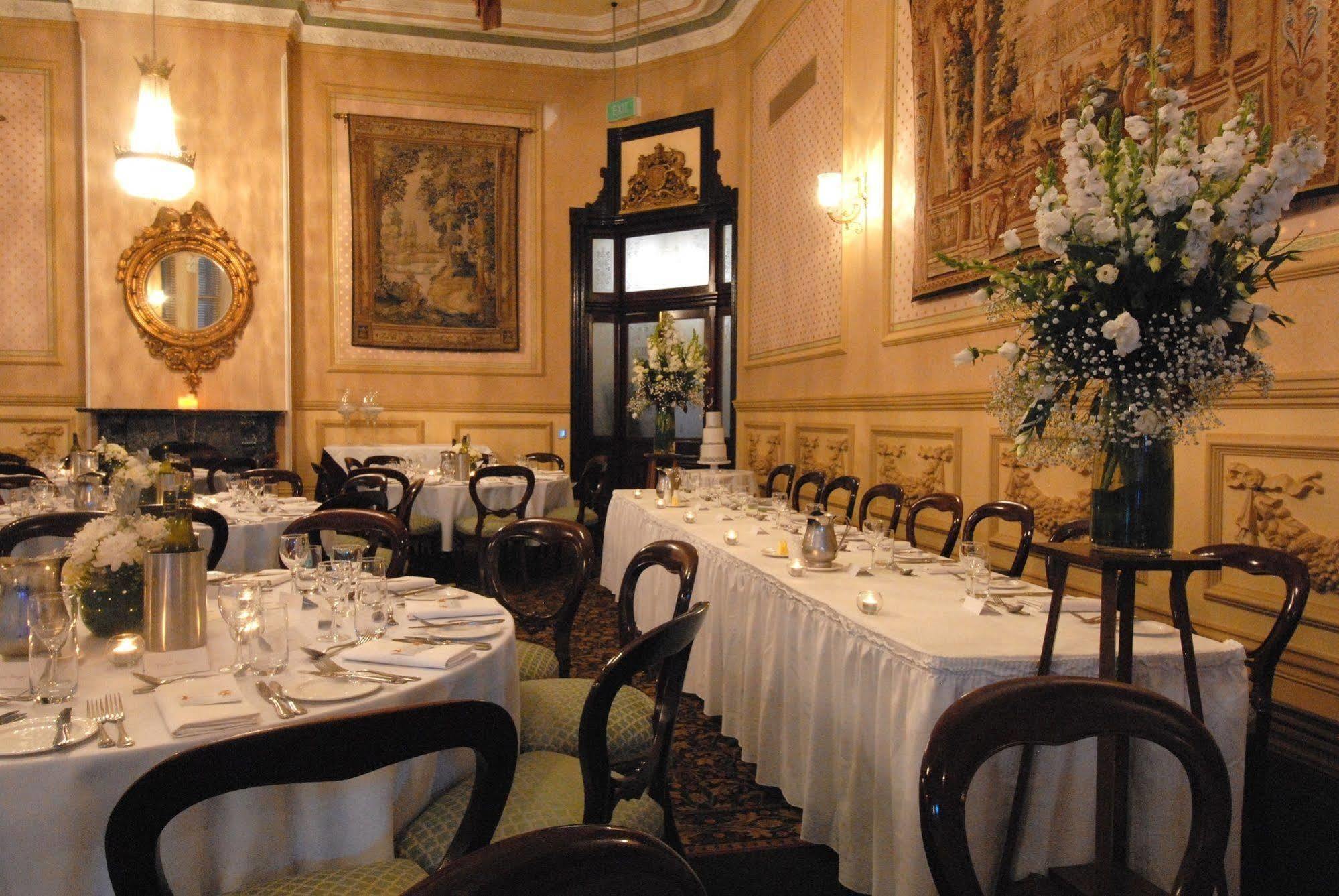 クレイグズ ロイヤル ホテル バララット エクステリア 写真 The interior of the restaurant