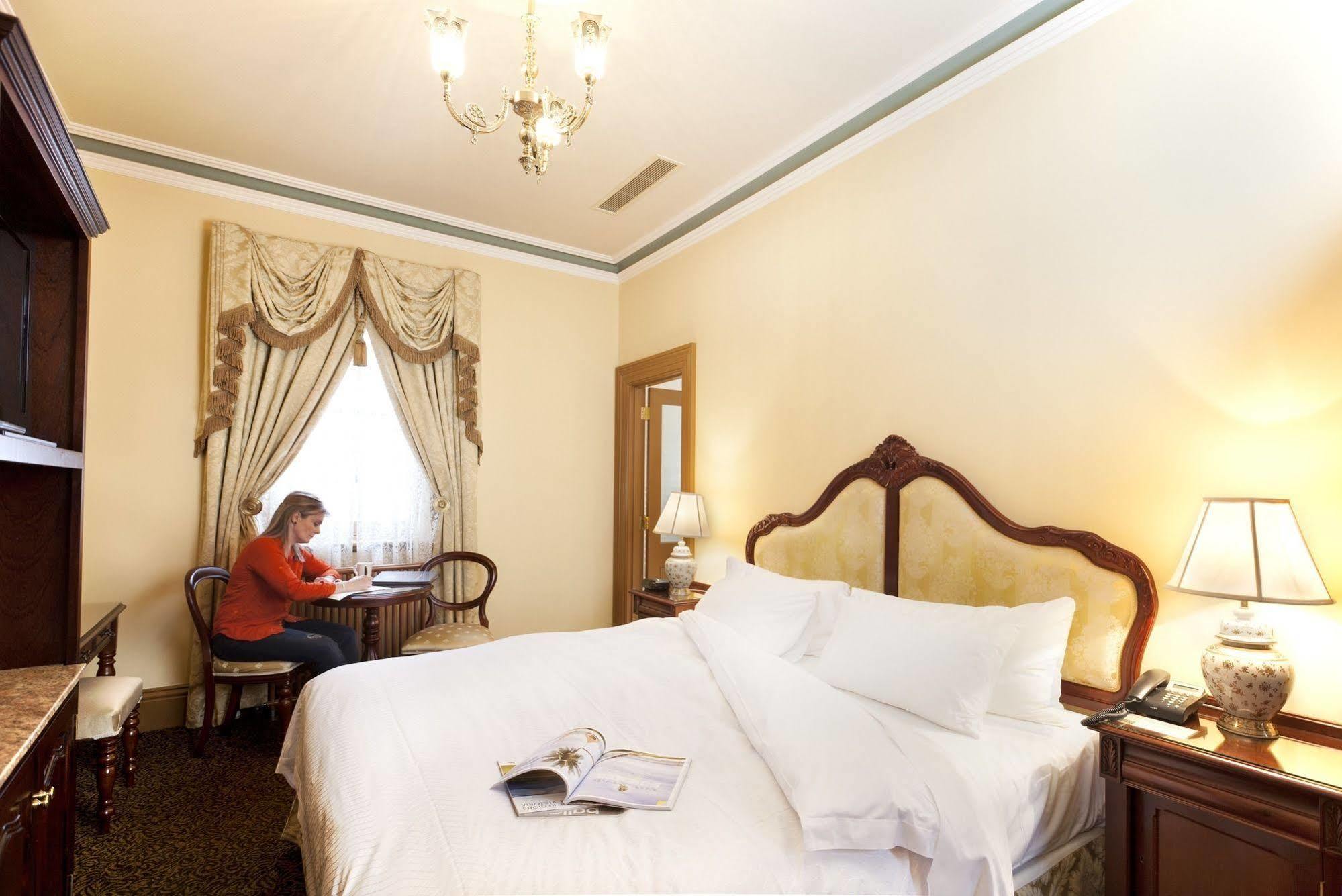 クレイグズ ロイヤル ホテル バララット エクステリア 写真 A guest room at the hotel