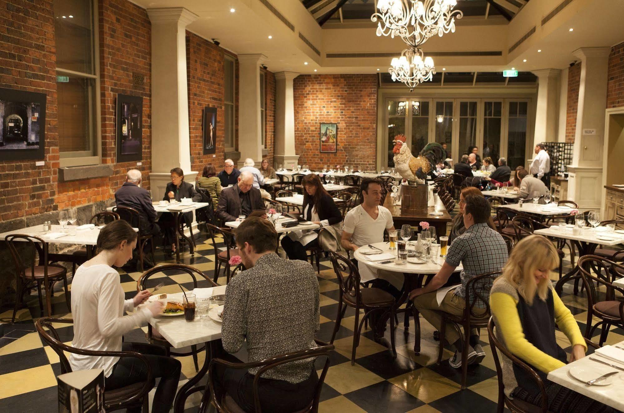 クレイグズ ロイヤル ホテル バララット エクステリア 写真 Interior of the restaurant